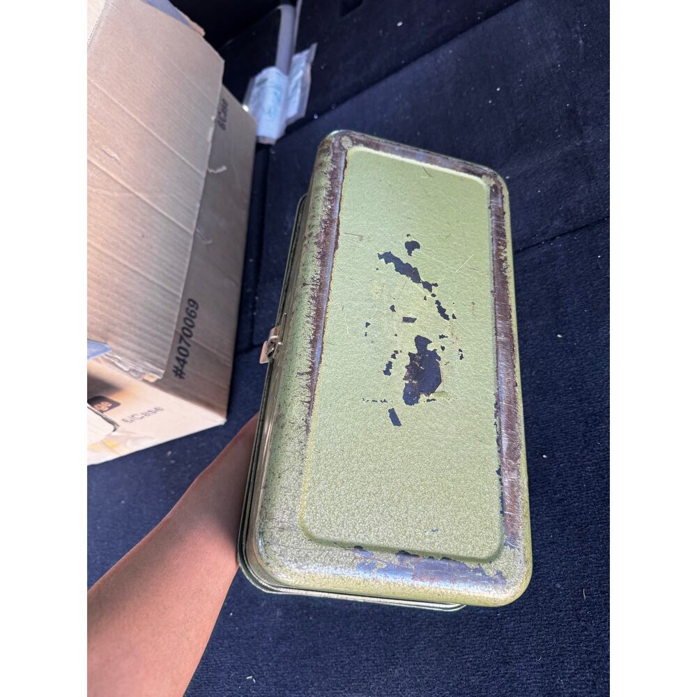 Metal olive Green utility box rustic patina w/tray vintage 60s 70s industrial - Picture 6 of 16